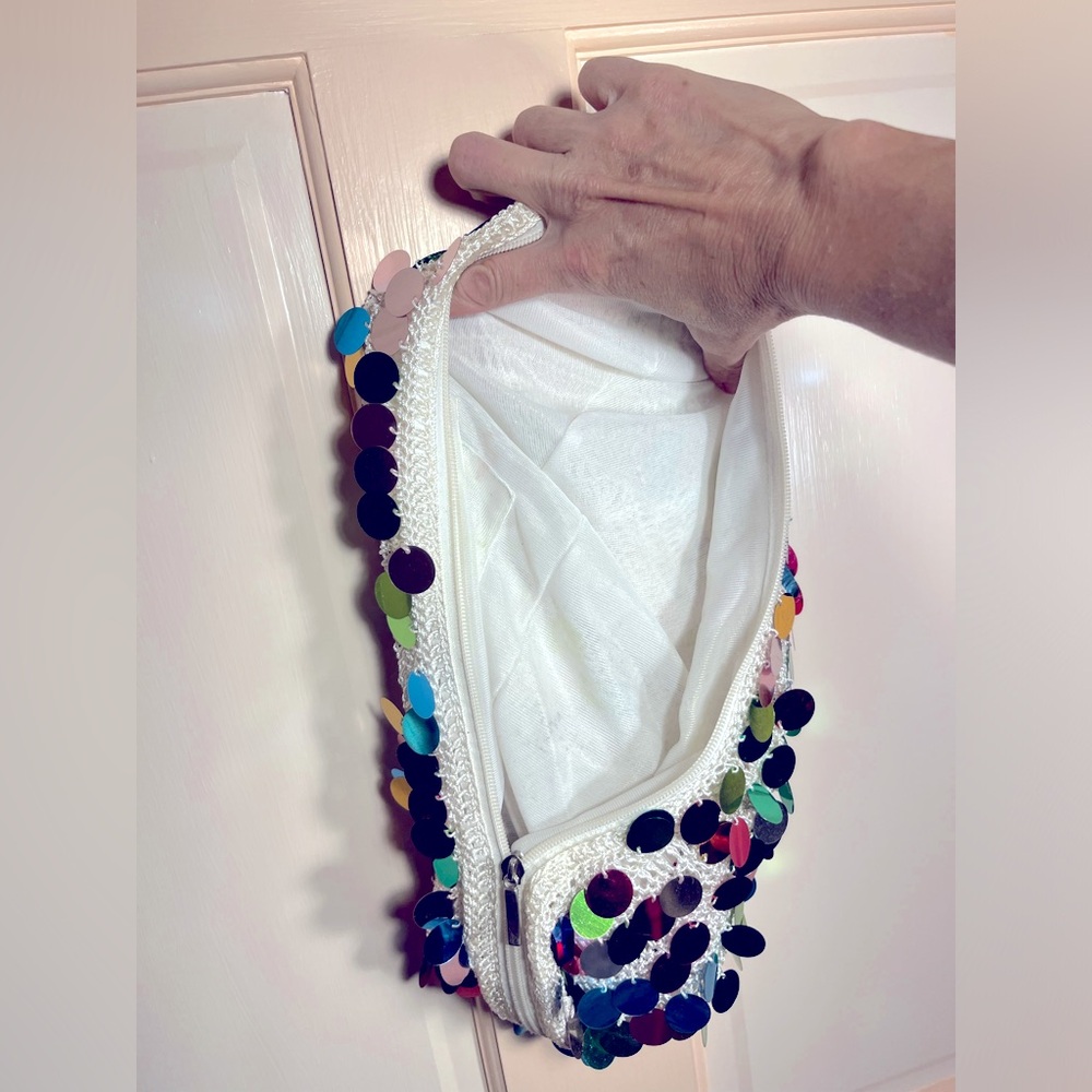 Crochet shoulder bag with large multicolored sequins - Picture 3 of 4
